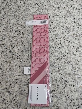 Coach Signature Silk Skinny Scarf (tickled pink)